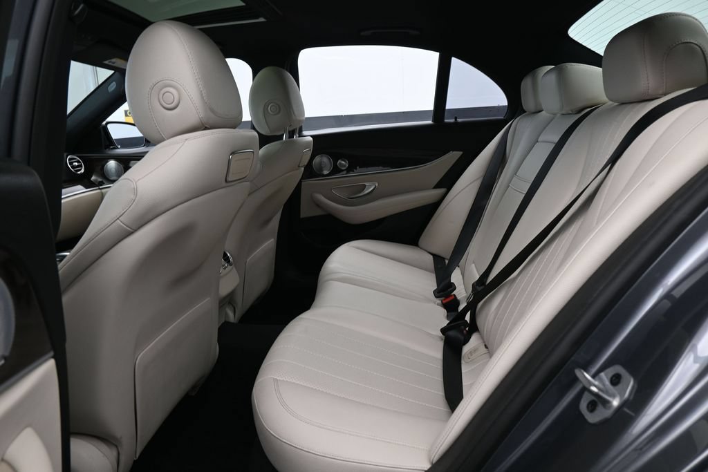 Used 2019 Mercedes-Benz E 300 image 34
