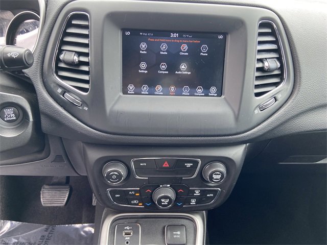 Used 2019 Jeep Compass Latitude image 17