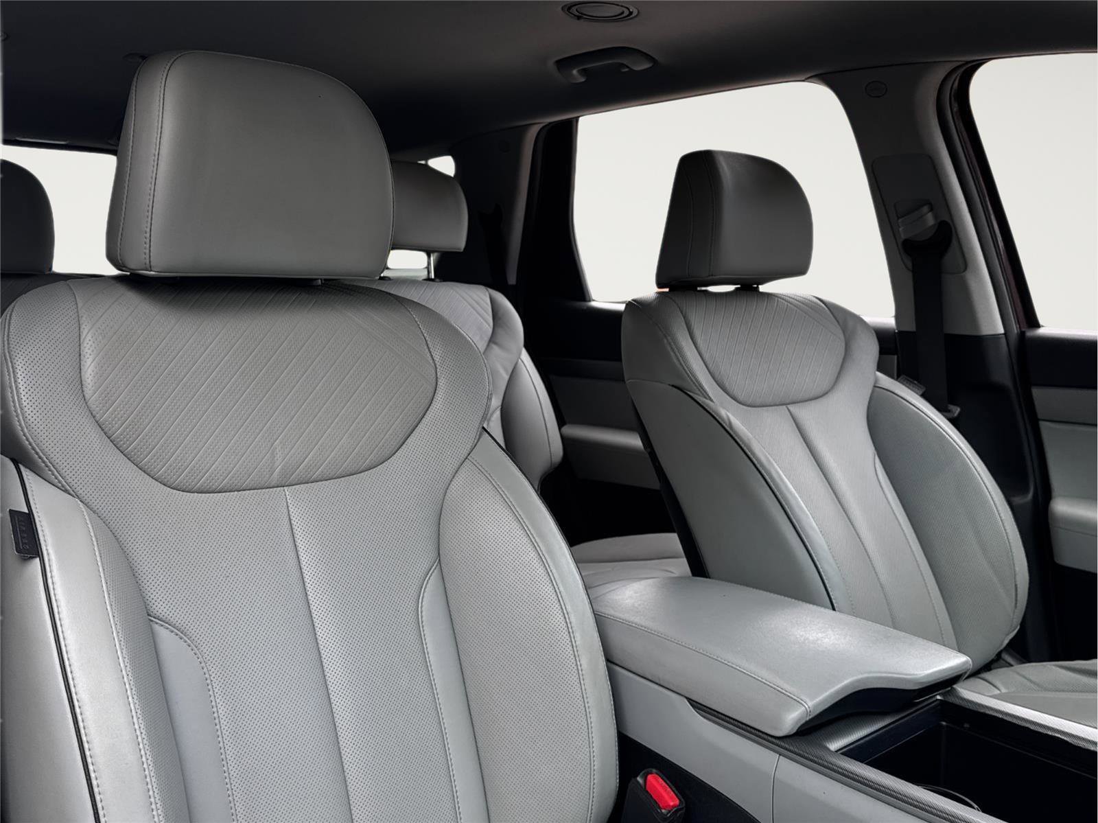 Used 2023 Hyundai Palisade SEL w/ Winter Package image 23