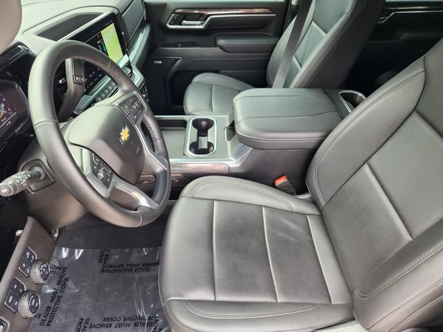 Used 2025 Chevrolet Silverado 2500 LTZ w/ LTZ Convenience Package AWD/4WD image 4