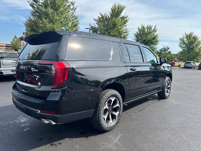 New 2026 GMC Yukon XL AT4 Ultimate AWD/4WD image 7