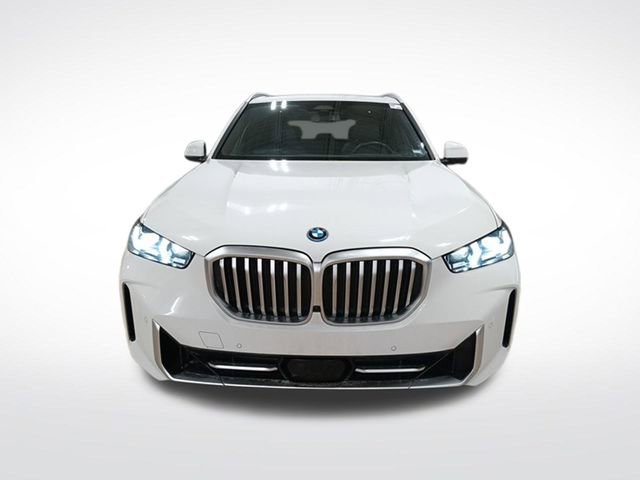 Used 2025 BMW X5 xDrive50e image 9