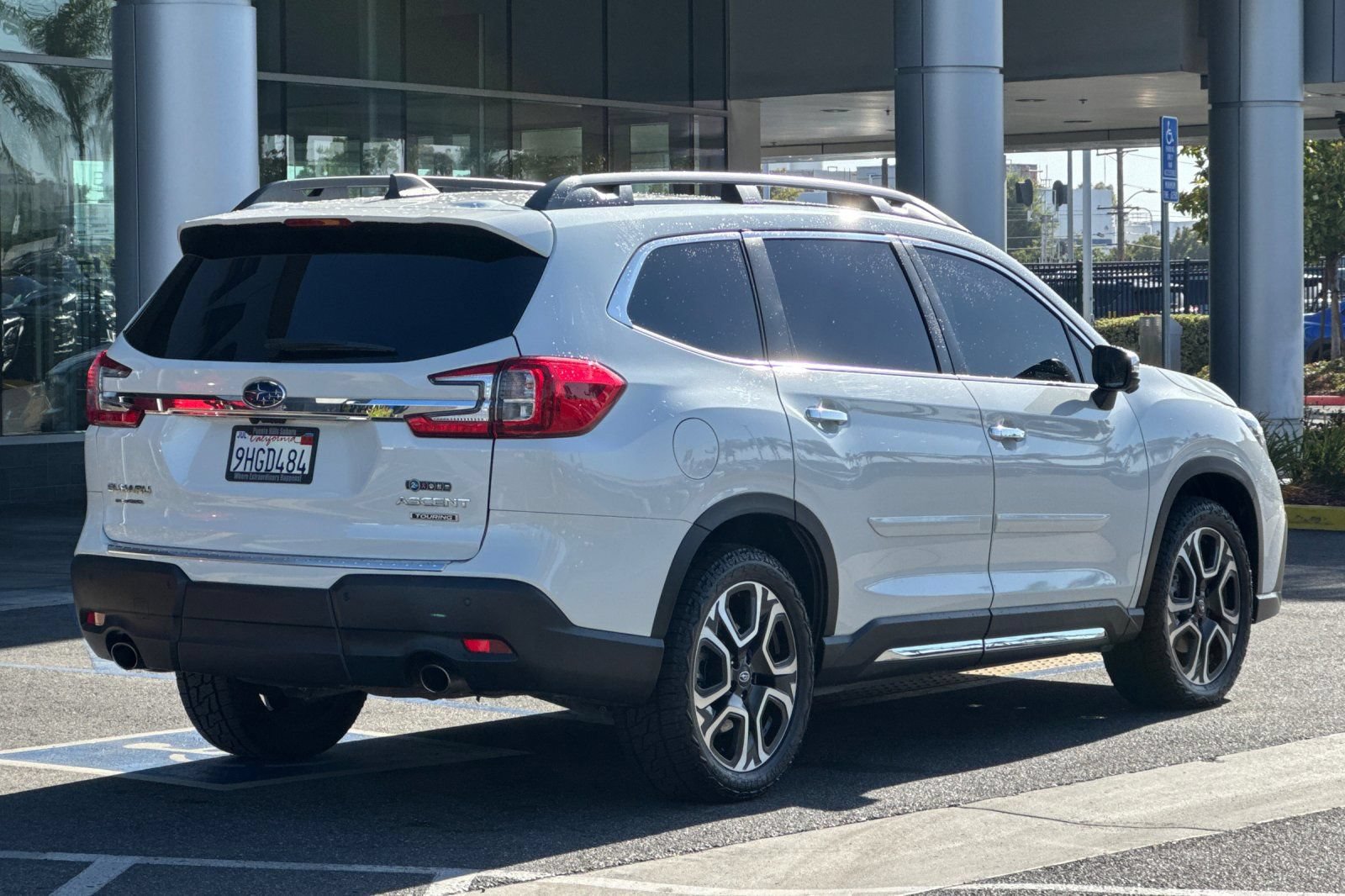 Used 2023 Subaru Ascent Touring AWD/4WD image 4