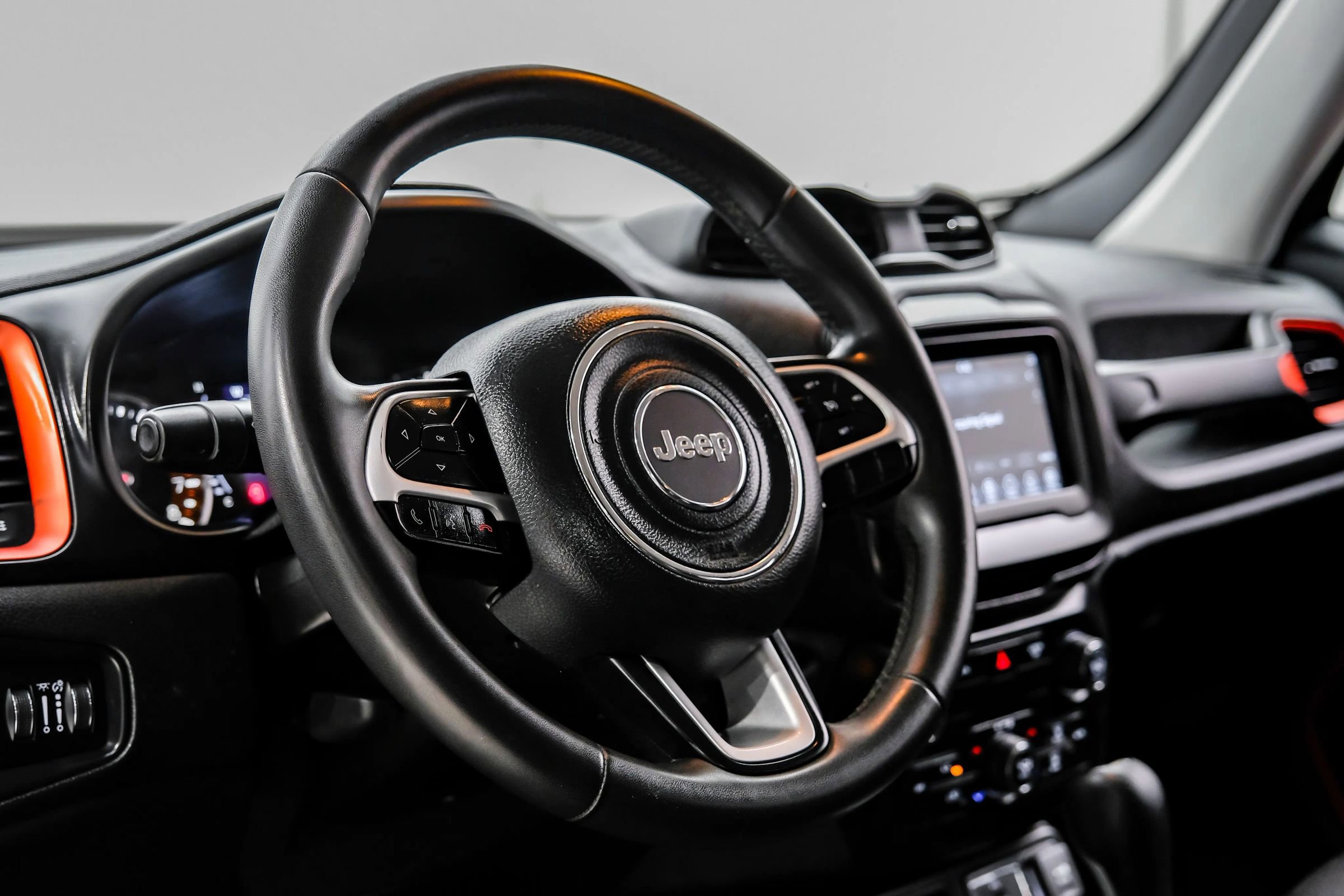 Used 2020 Jeep Renegade Latitude image 21