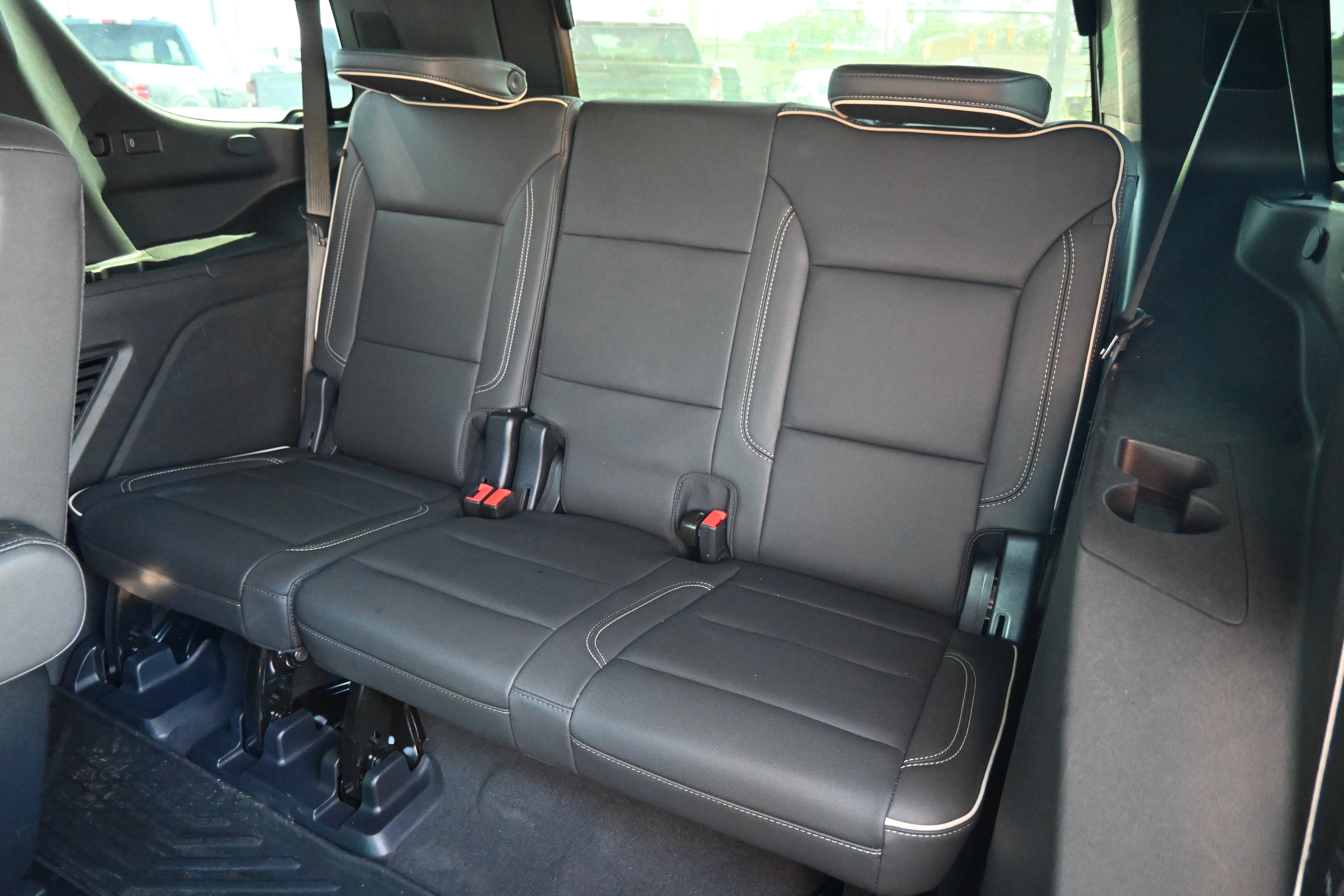 Used 2025 Chevrolet Tahoe Premier AWD/4WD image 34