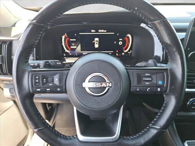 Used 2023 Nissan Pathfinder Platinum w/ Black Appearance Package FWD image 14