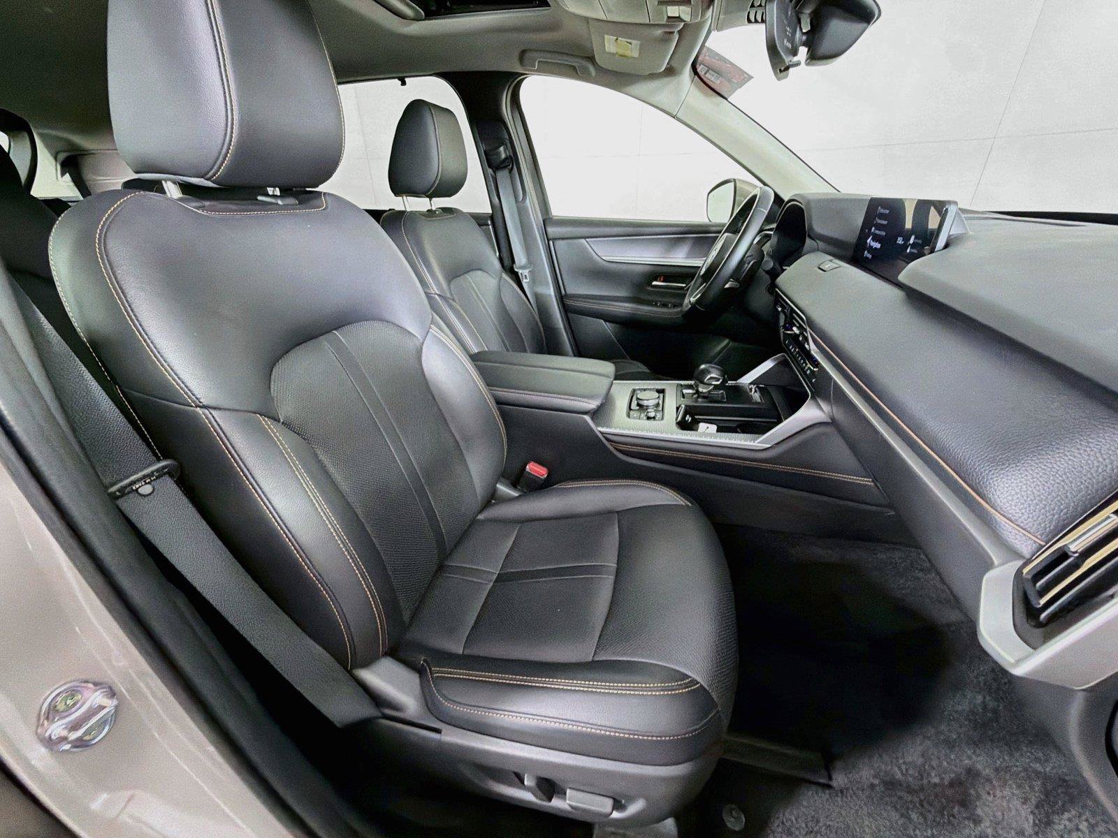 Used 2025 MAZDA CX-90 3.3 Turbo w/ Preferred Package AWD/4WD image 31