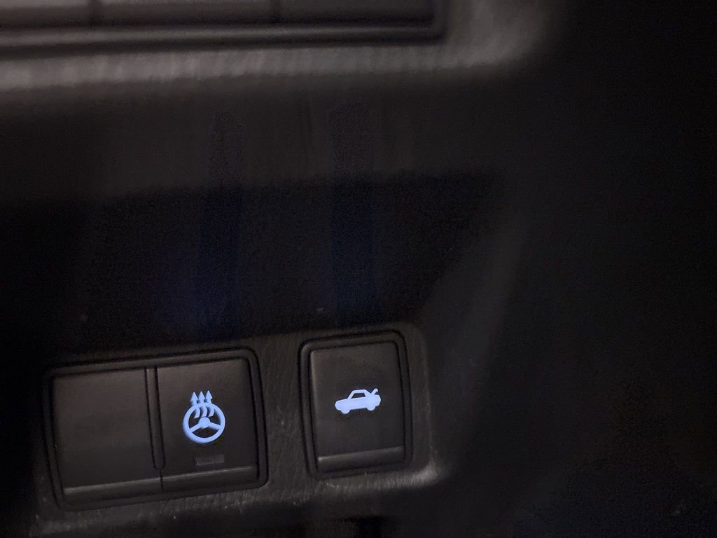 Used 2019 INFINITI Q70 Luxe image 13