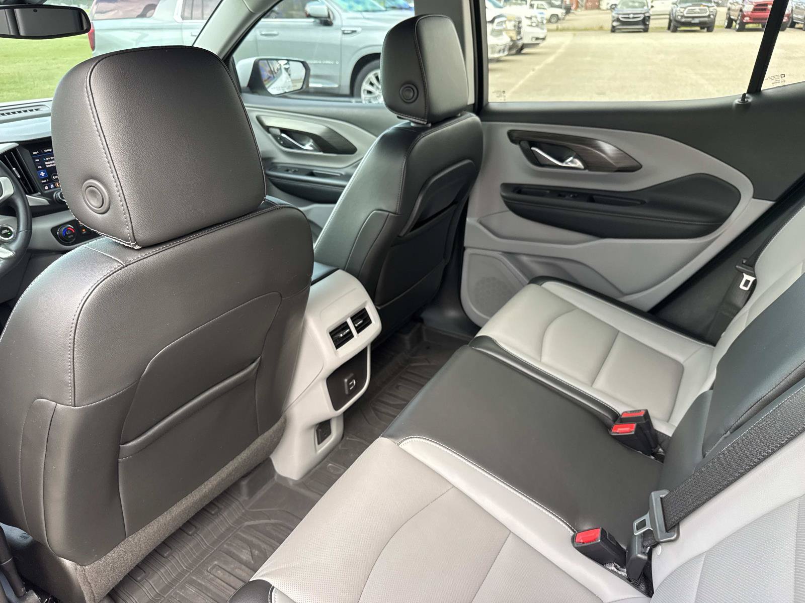 Used 2022 GMC Terrain SLT w/ LPO, Floor Liner Package FWD image 15
