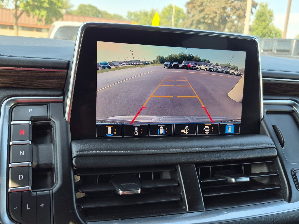 Used 2021 Chevrolet Tahoe Z71 w/ Z71 Signature Package AWD/4WD image 17