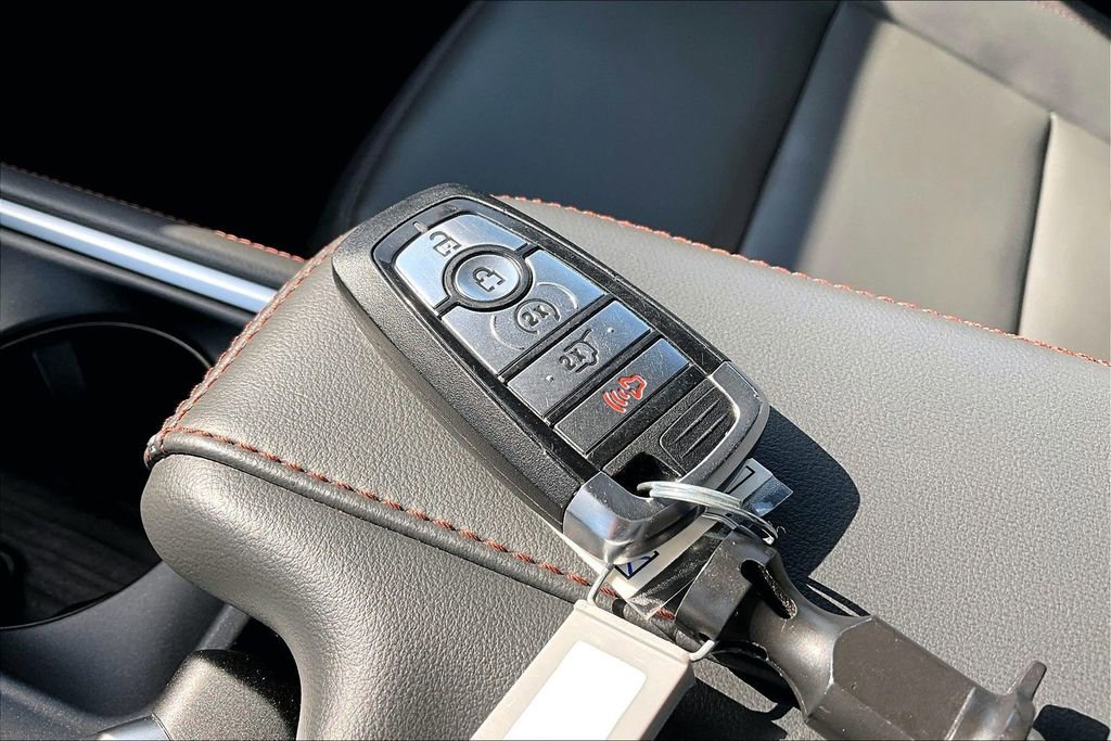 Certified 2025 Ford Expedition Active AWD/4WD image 11