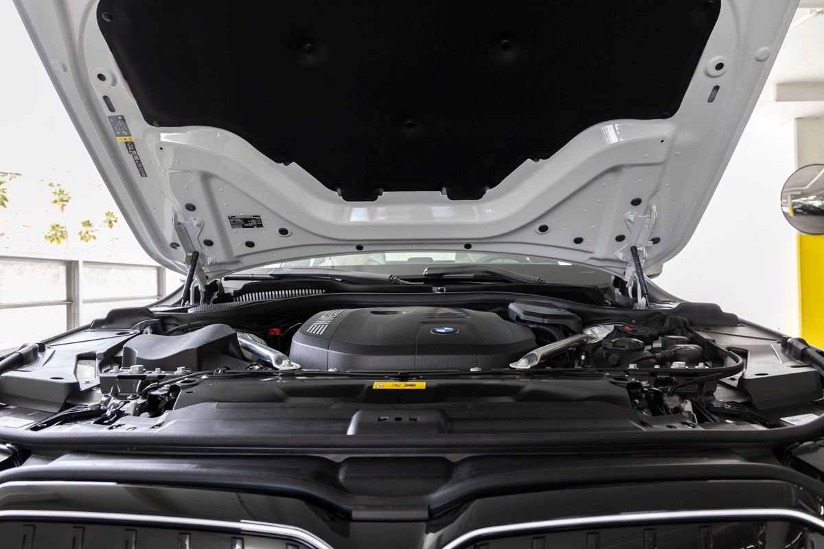 New 2026 BMW 550e xDrive w/ Executive Package AWD/4WD image 36