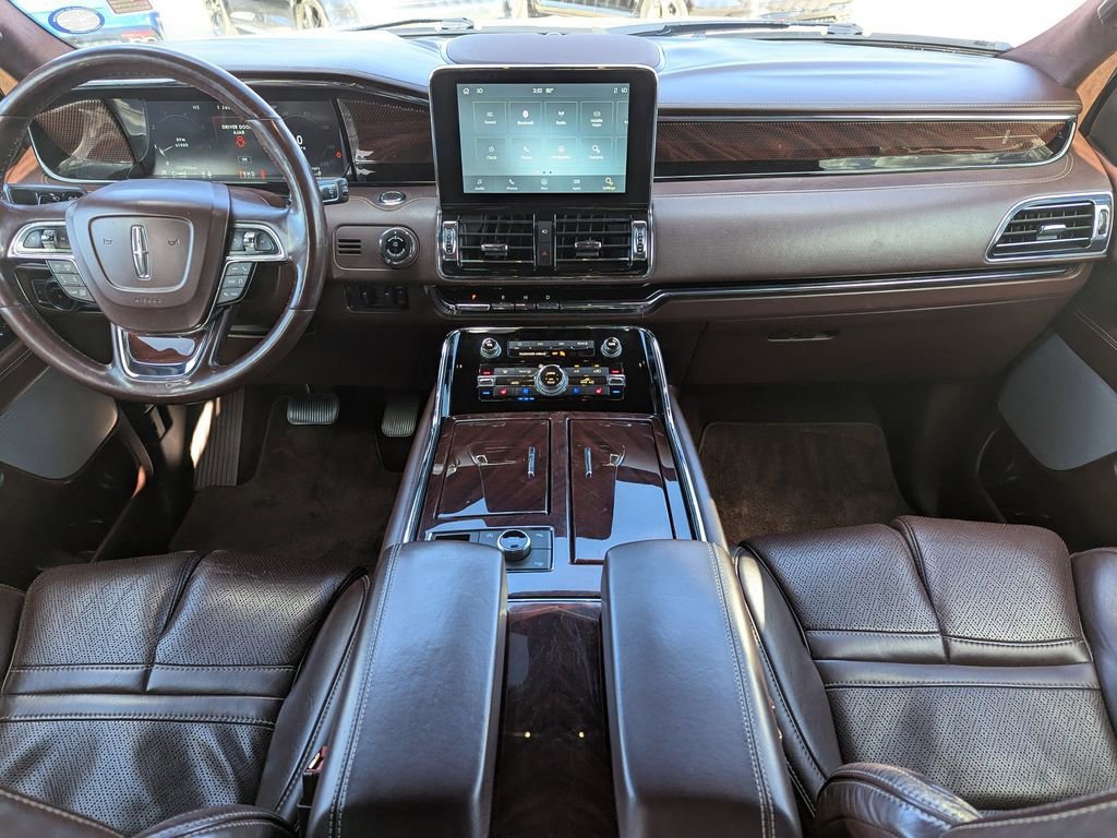 Used 2021 Lincoln Navigator Black Label image 11