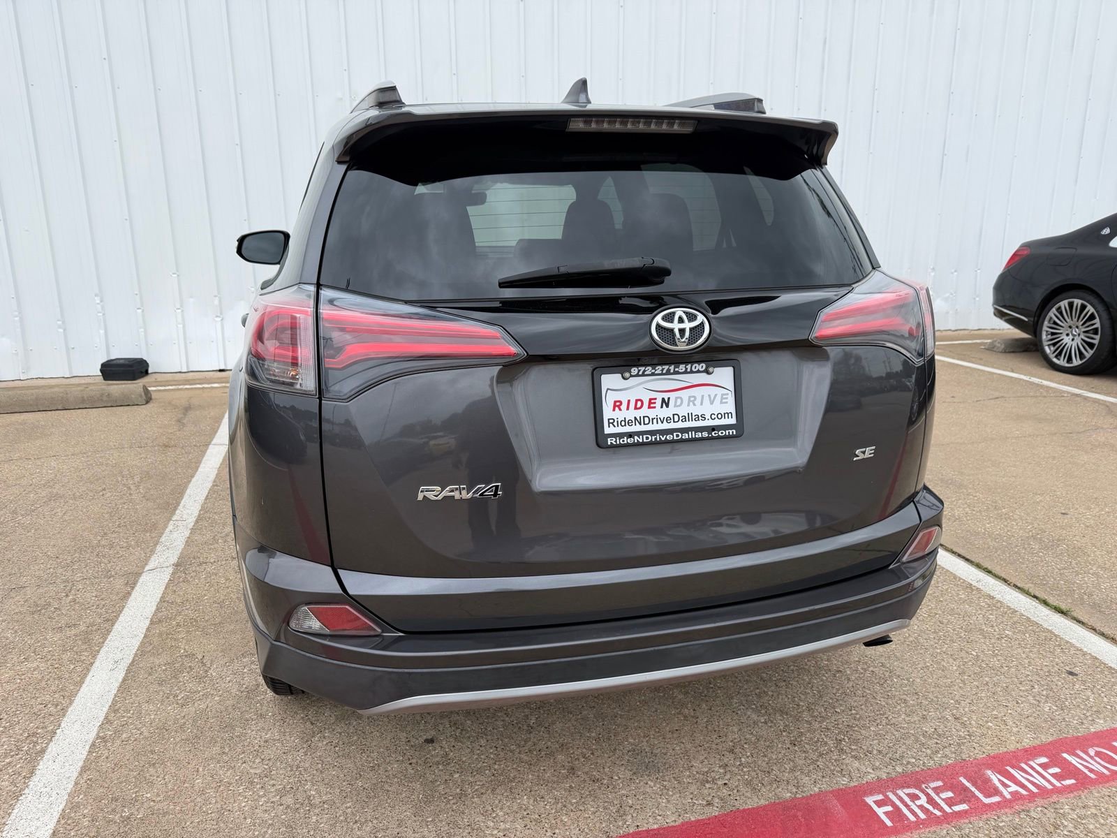 Used 2018 Toyota RAV4 SE w/ Power Extra Value Package image 5