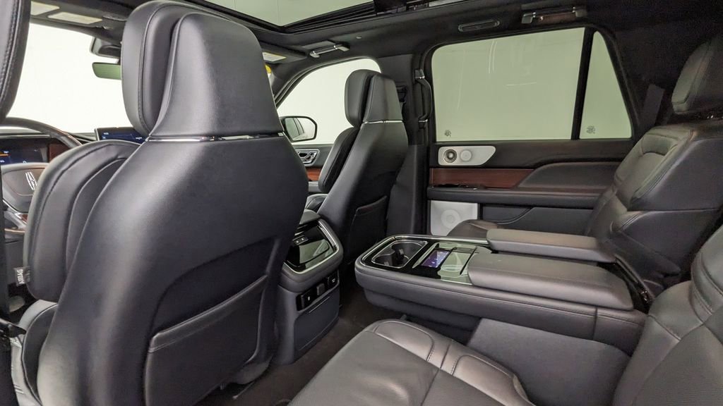 Used 2023 Lincoln Navigator L Reserve w/ Equipment Group 201A image 36