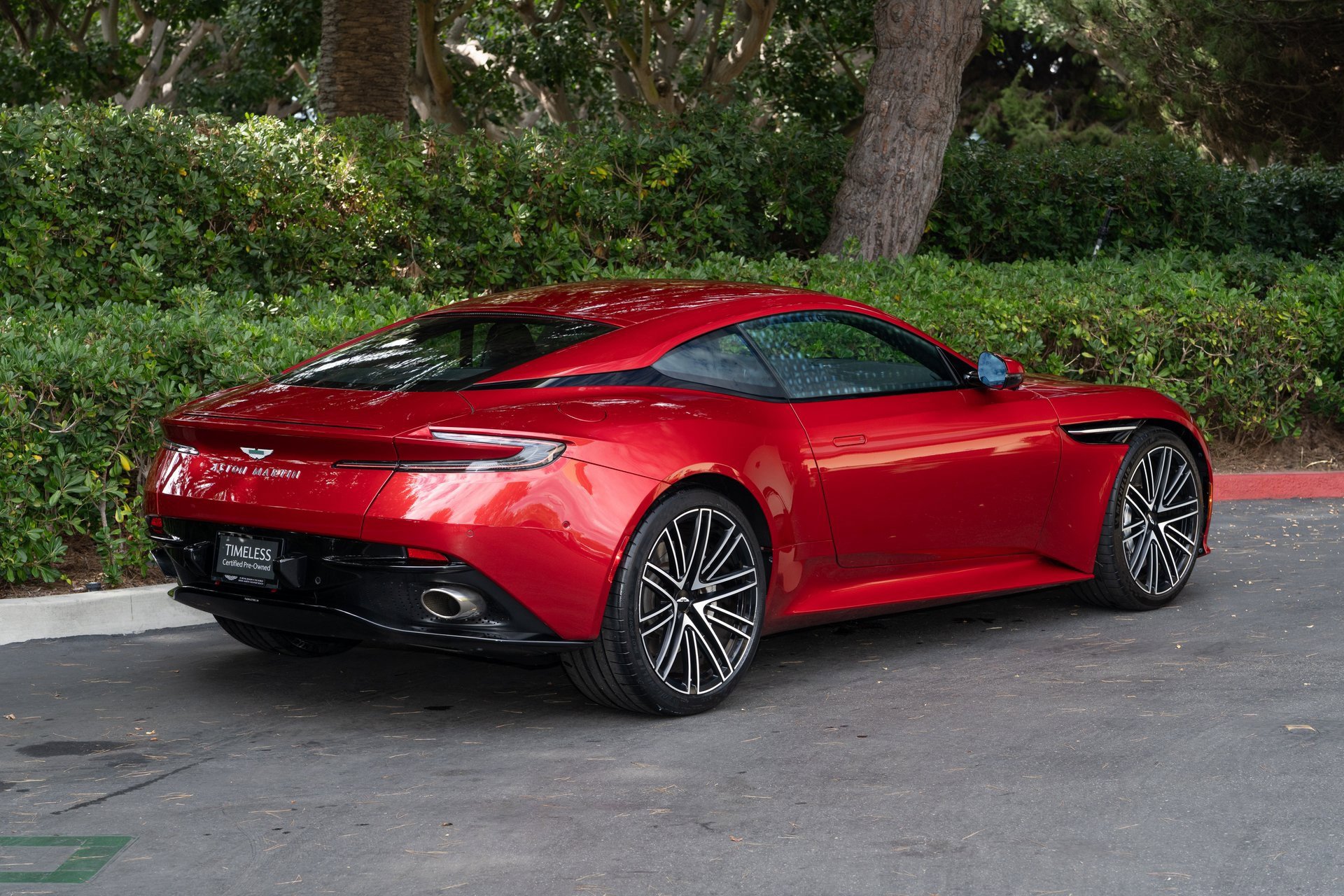 Used 2024 Aston Martin DB12 Coupe image 3