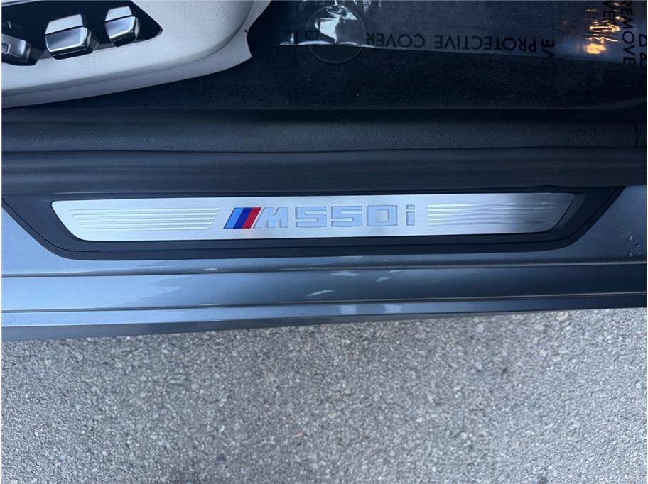 Used 2019 BMW M550i xDrive image 39