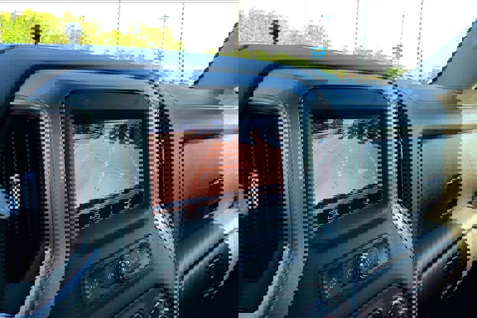 Used 2025 Chevrolet Silverado 2500 Custom w/ Custom Value Package image 28