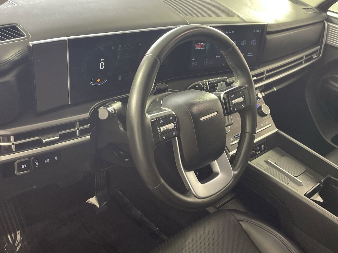 Used 2025 Hyundai Santa Fe SEL image 10