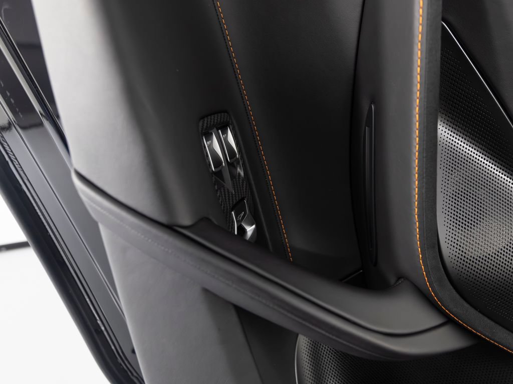 Used 2024 McLaren 750S Spider RWD image 13