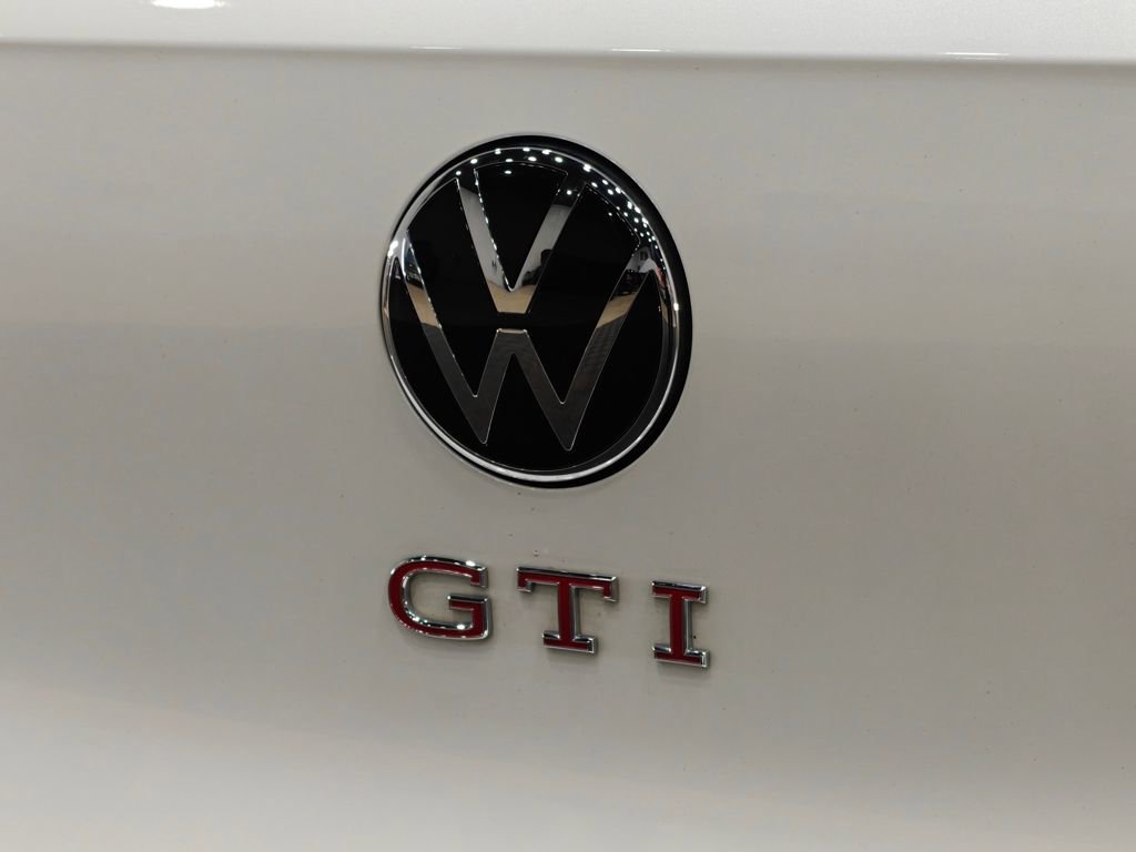 Used 2022 Volkswagen GTI SE image 59