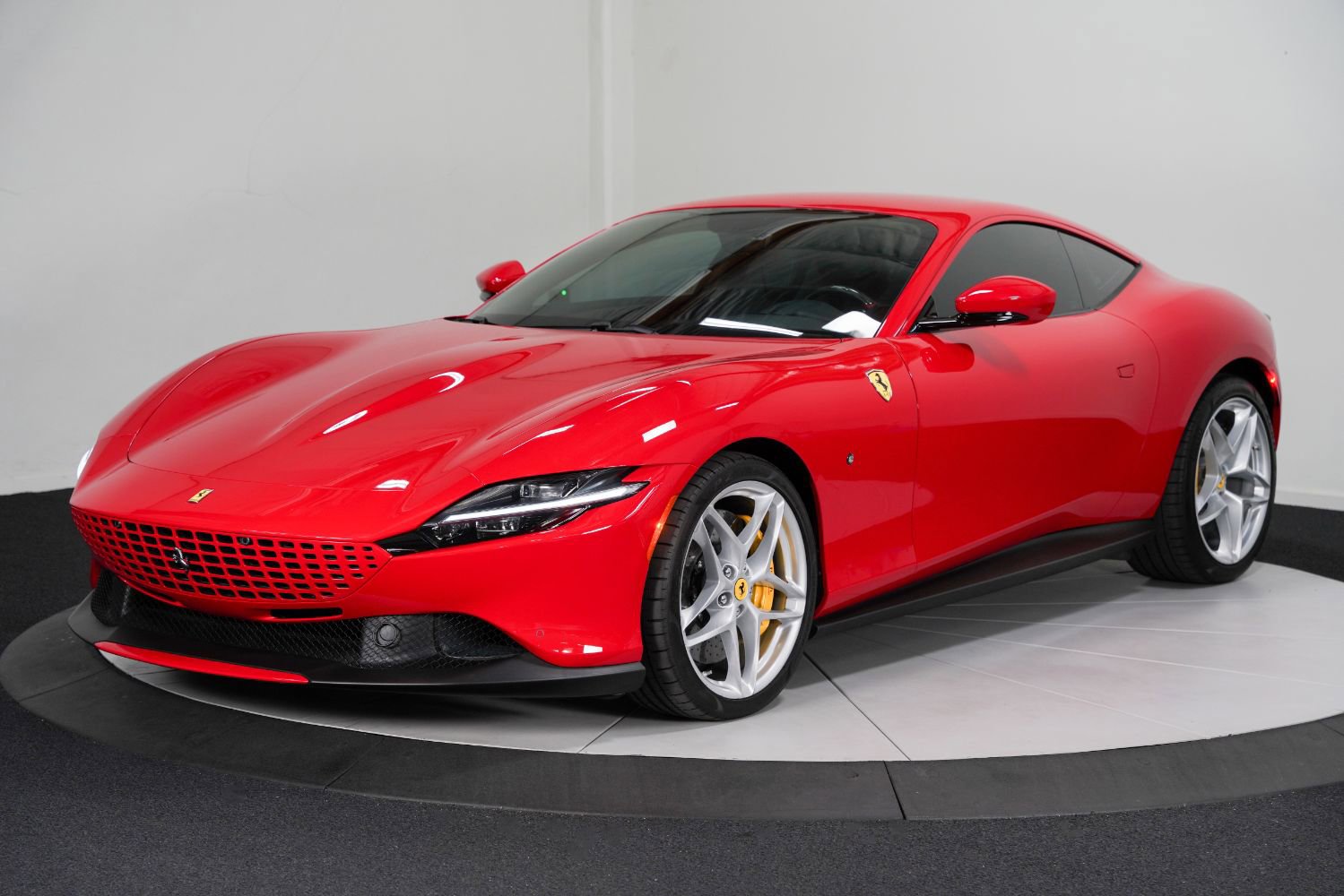 Used 2022 Ferrari Roma image 6