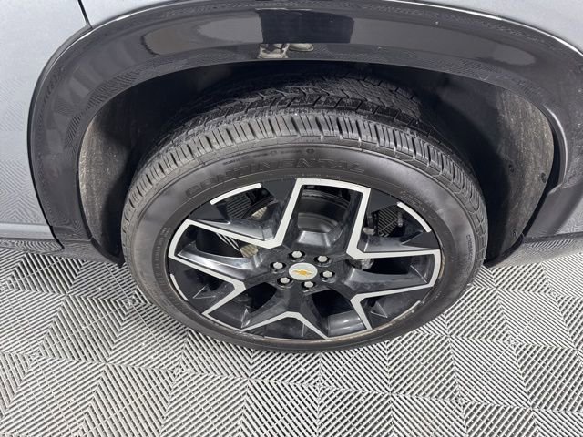 Used 2025 Chevrolet Traverse High Country image 12