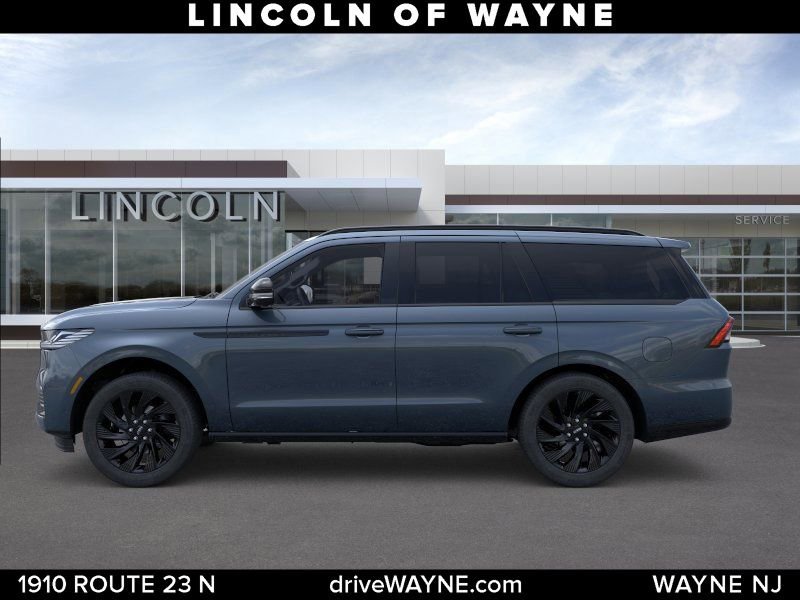 New 2025 Lincoln Navigator Reserve w/ Jet Appearance Package image 3