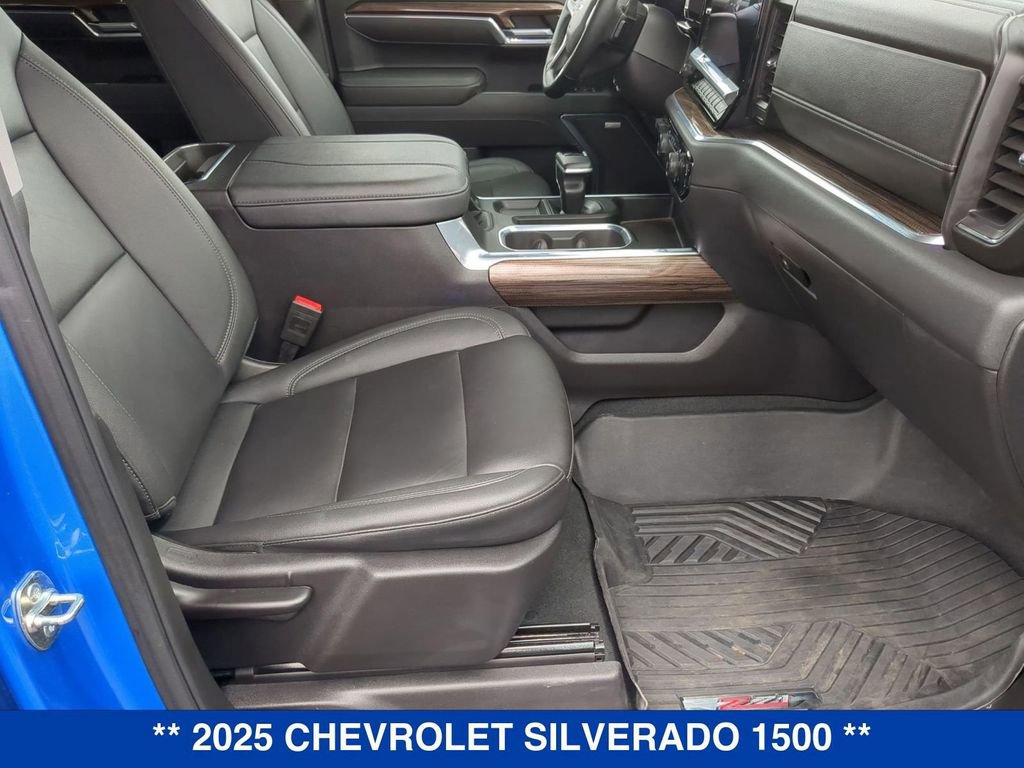 Used 2025 Chevrolet Silverado 1500 LT Trail Boss w/ LT Trail Boss Premium Package AWD/4WD image 22