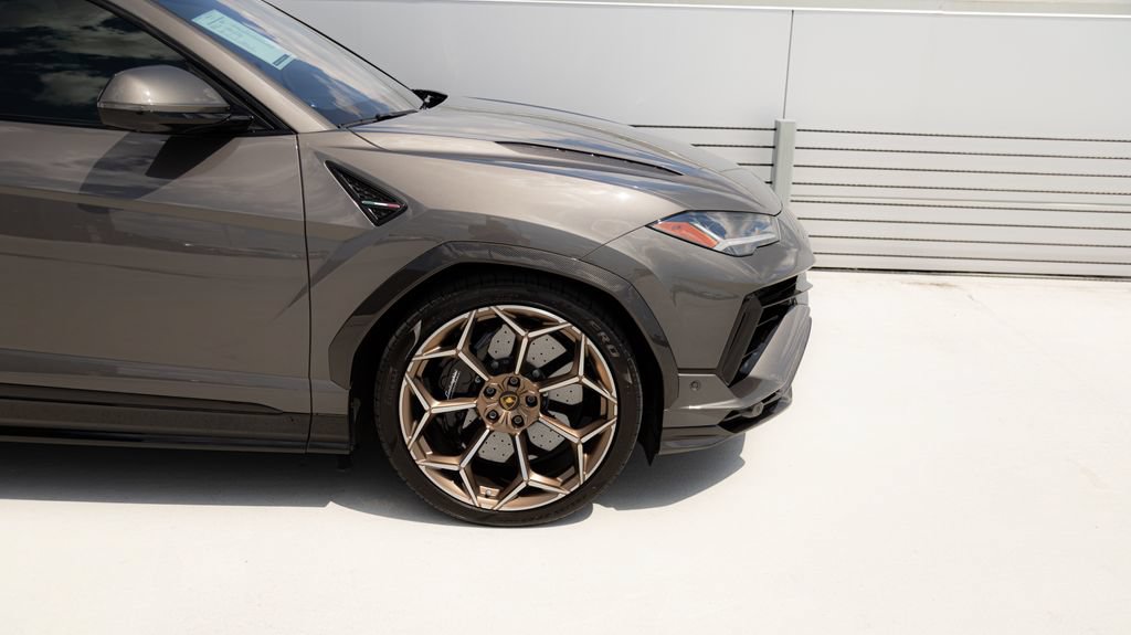 Used 2023 Lamborghini Urus Performante AWD/4WD image 47