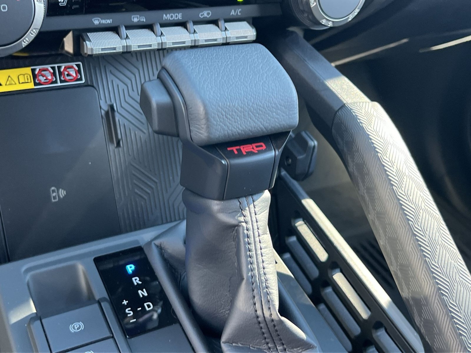 New 2026 Toyota 4Runner TRD Off-Road Premium w/ Tow Technology Package AWD/4WD image 17