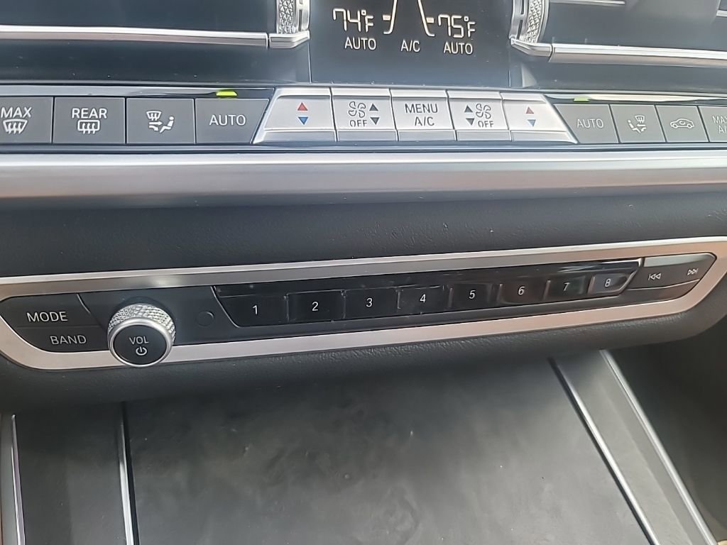 Used 2022 BMW X5 xDrive40i w/ M Sport Package image 17