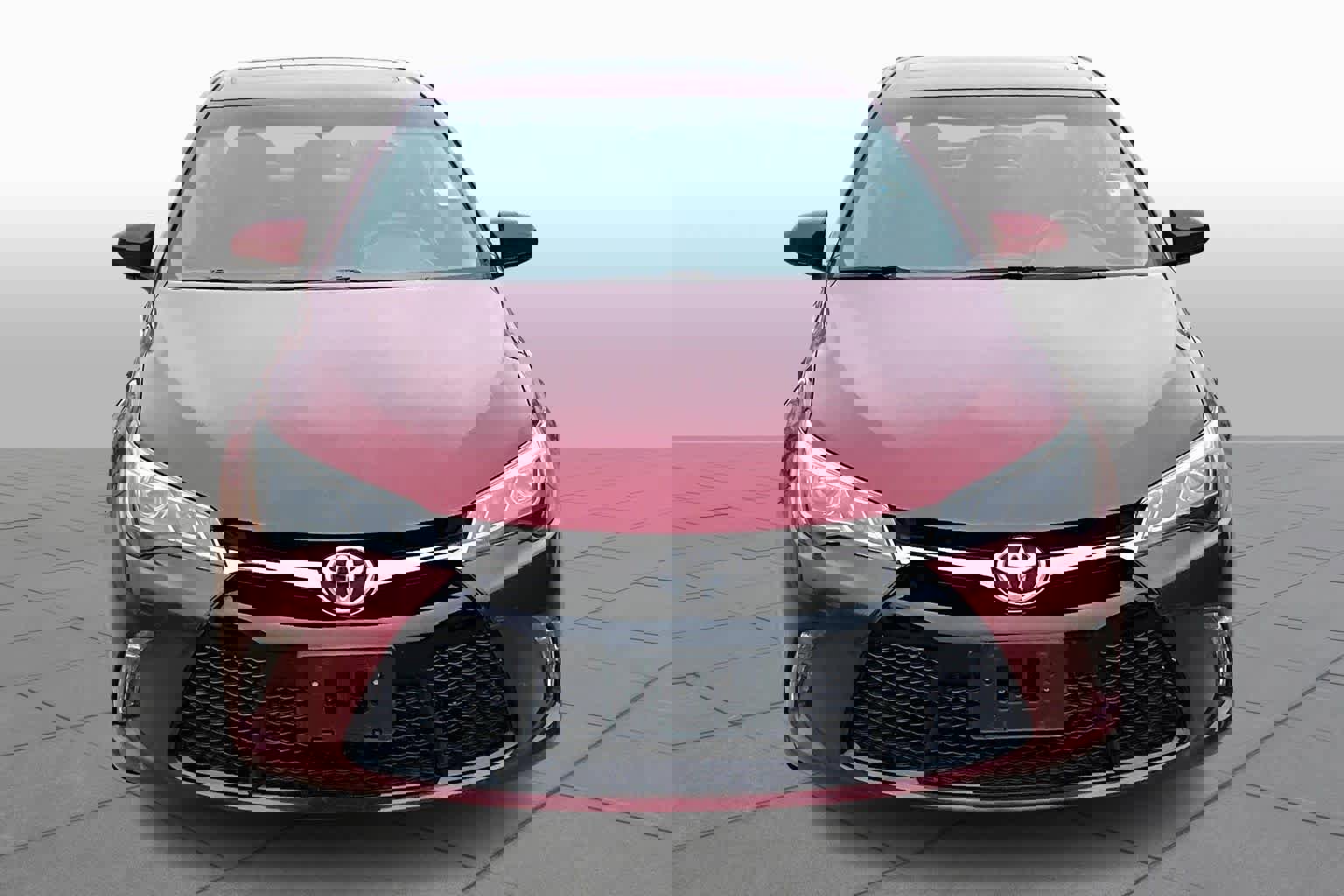 Used 2016 Toyota Camry XSE image 4