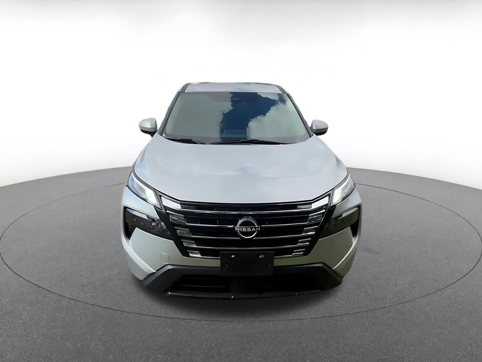 Used 2025 Nissan Rogue SV AWD/4WD image 4