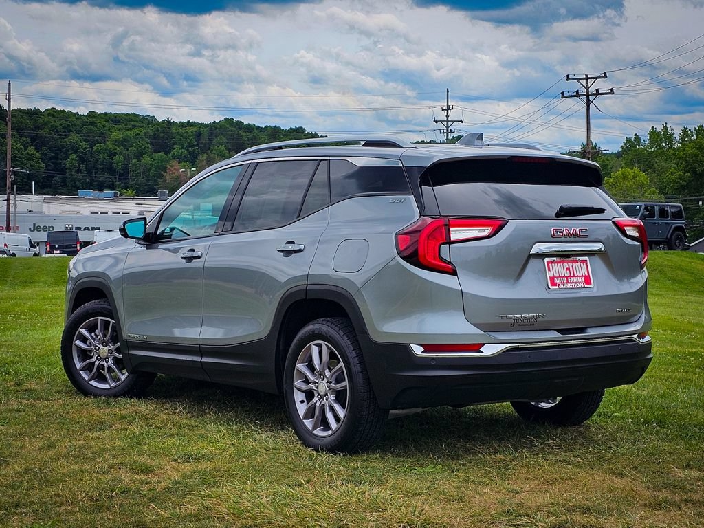 Used 2023 GMC Terrain SLT w/ Tech Package AWD/4WD image 6