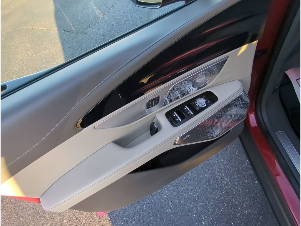 Used 2025 Lincoln Nautilus Reserve image 12