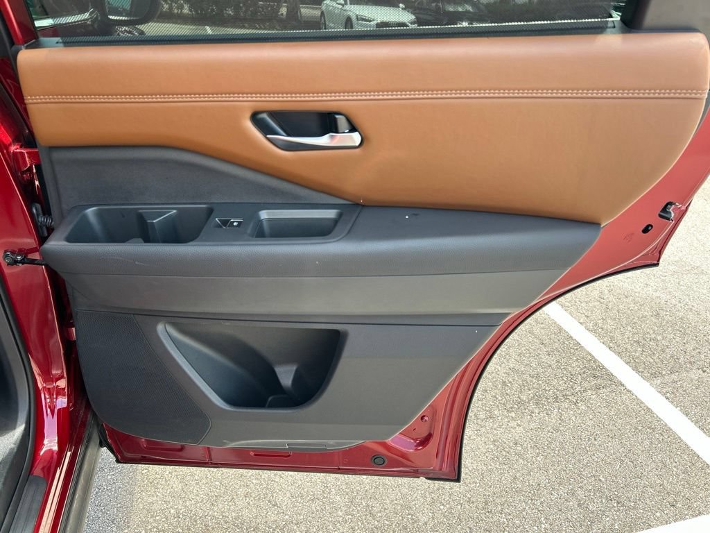 Certified 2025 Nissan Pathfinder Platinum w/ Cargo Package FWD image 48