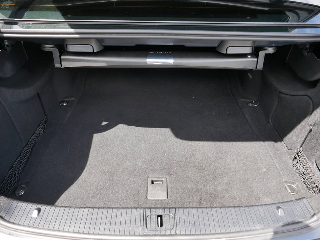 Used 2014 Mercedes-Benz E 350 4MATIC Sedan image 9