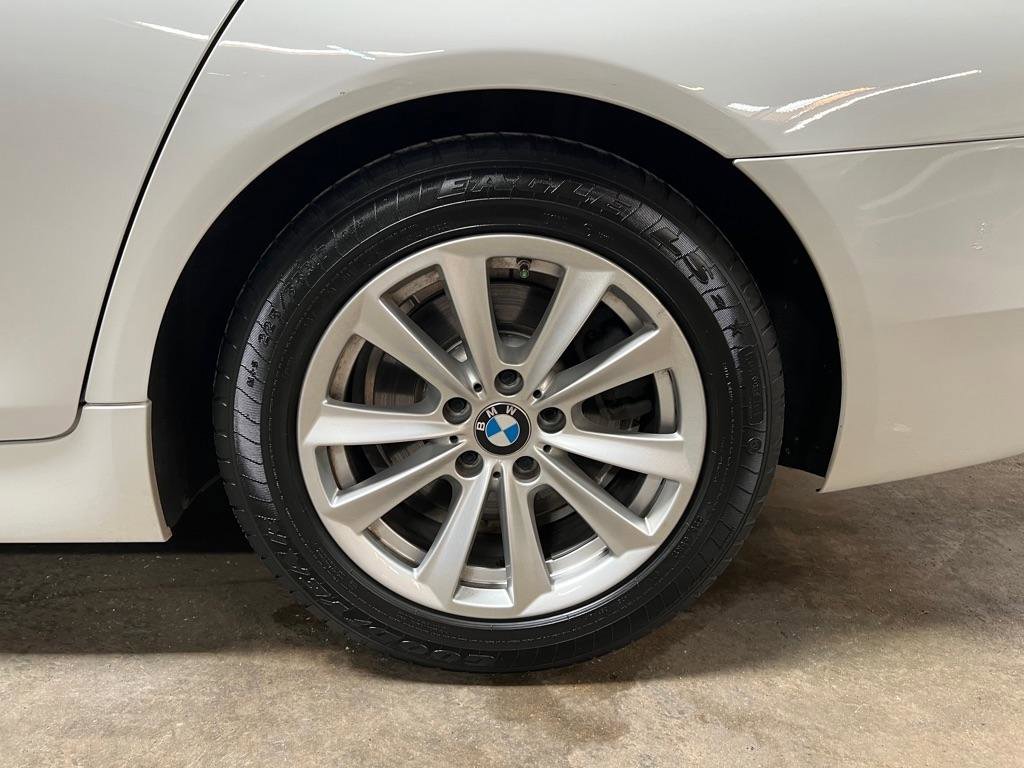 Used 2015 BMW 528i Sedan image 16