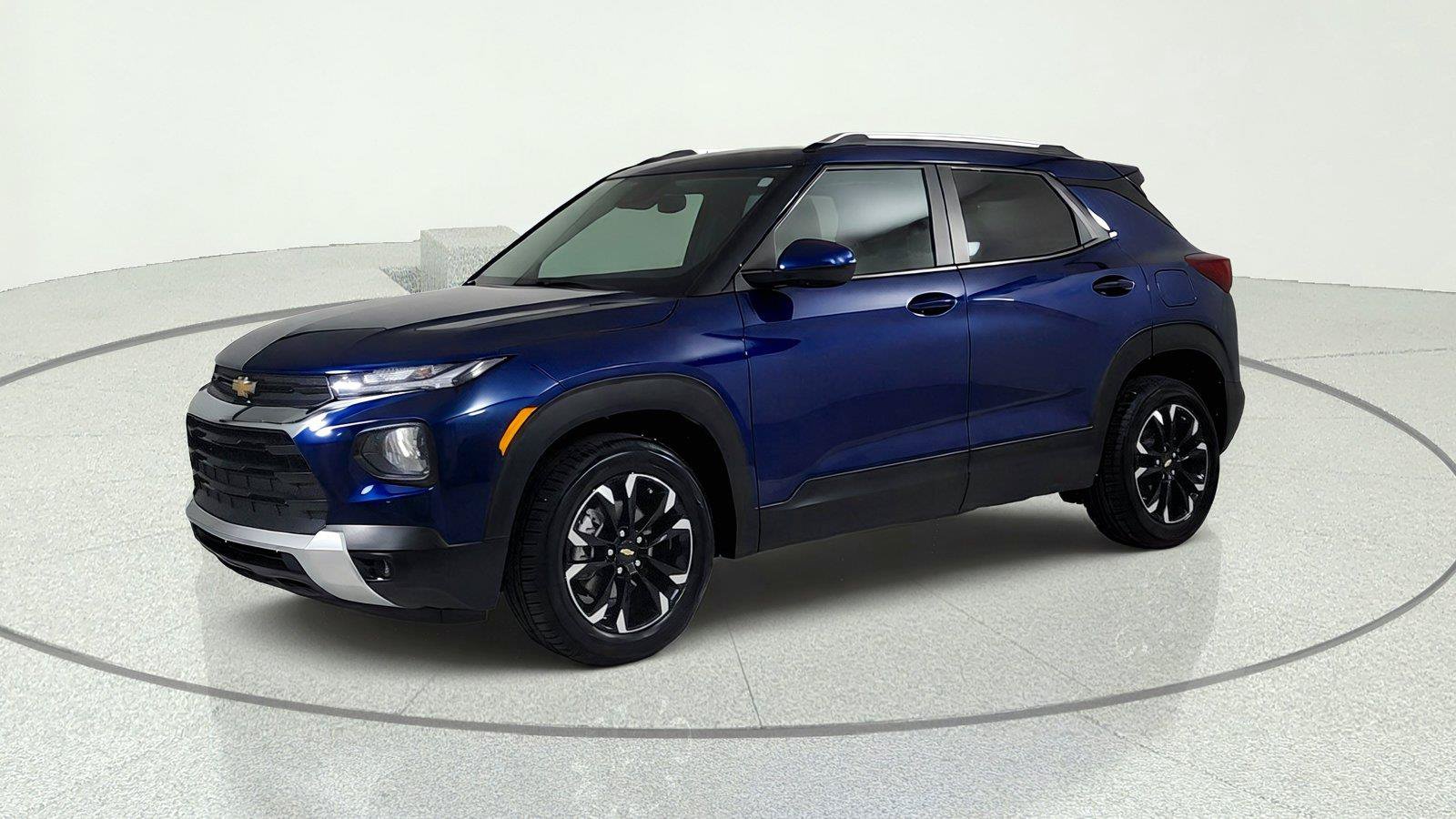 Used 2023 Chevrolet TrailBlazer LT FWD image 3