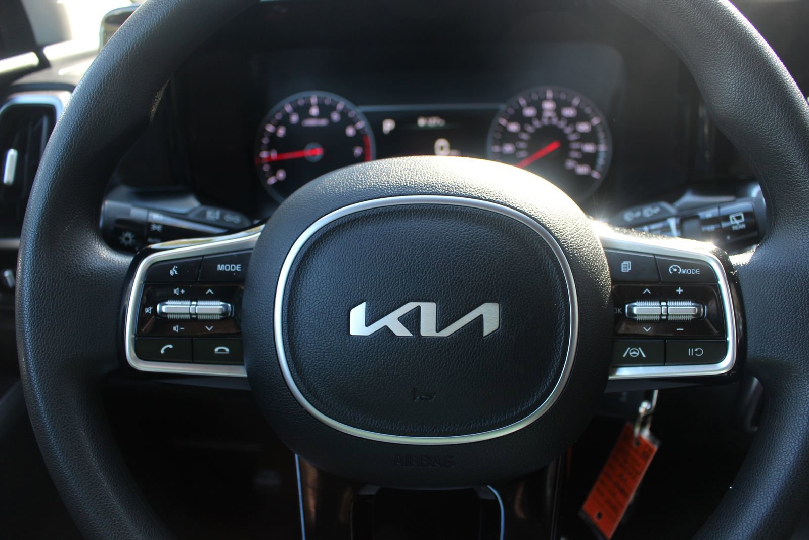 Used 2023 Kia Sorento LX image 20