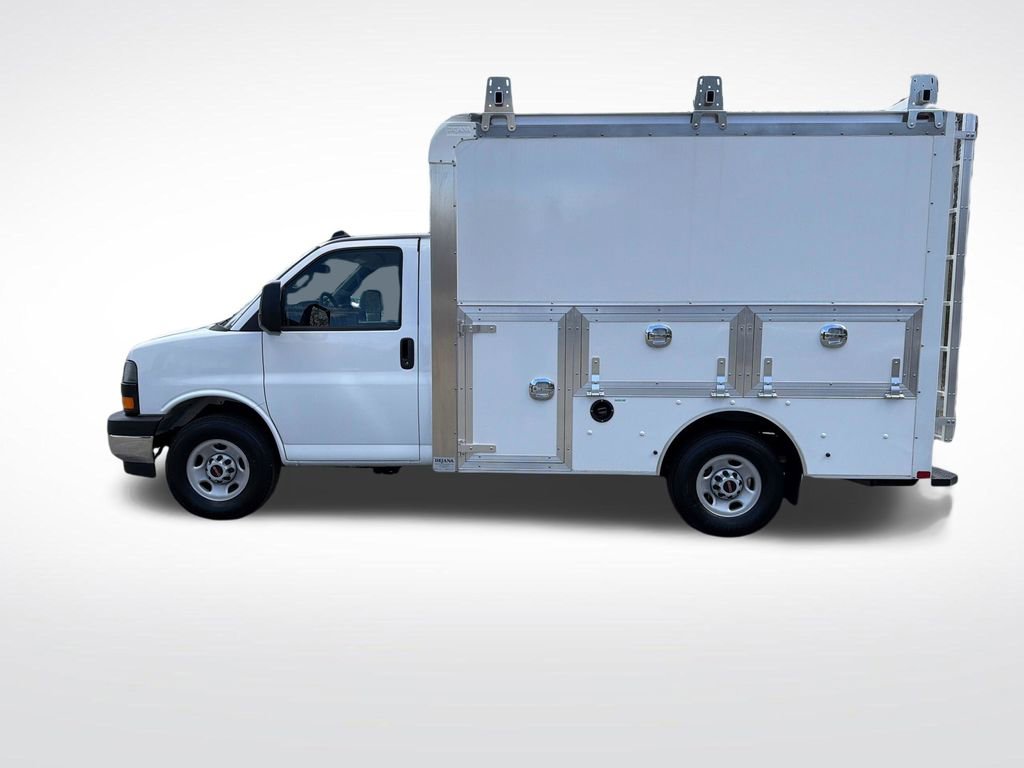 New 2026 GMC Savana 3500 w/ Power Convenience Package RWD image 2