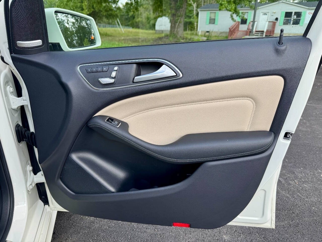 Used 2015 Mercedes-Benz B 250e image 23