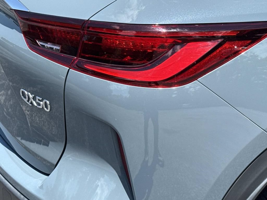 Used 2022 INFINITI QX50 Essential AWD/4WD image 28