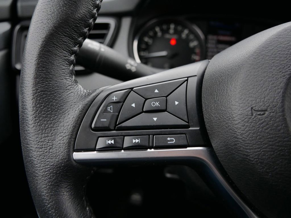 Used 2020 Nissan Rogue SV image 21