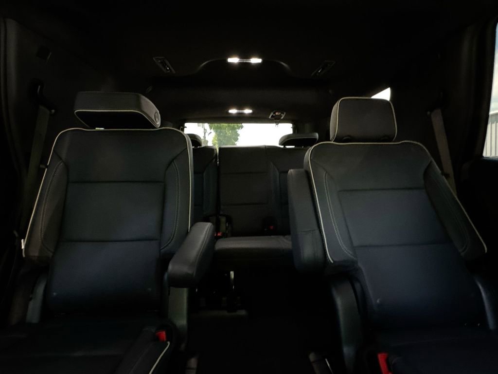 Used 2025 Chevrolet Tahoe Premier RWD image 34