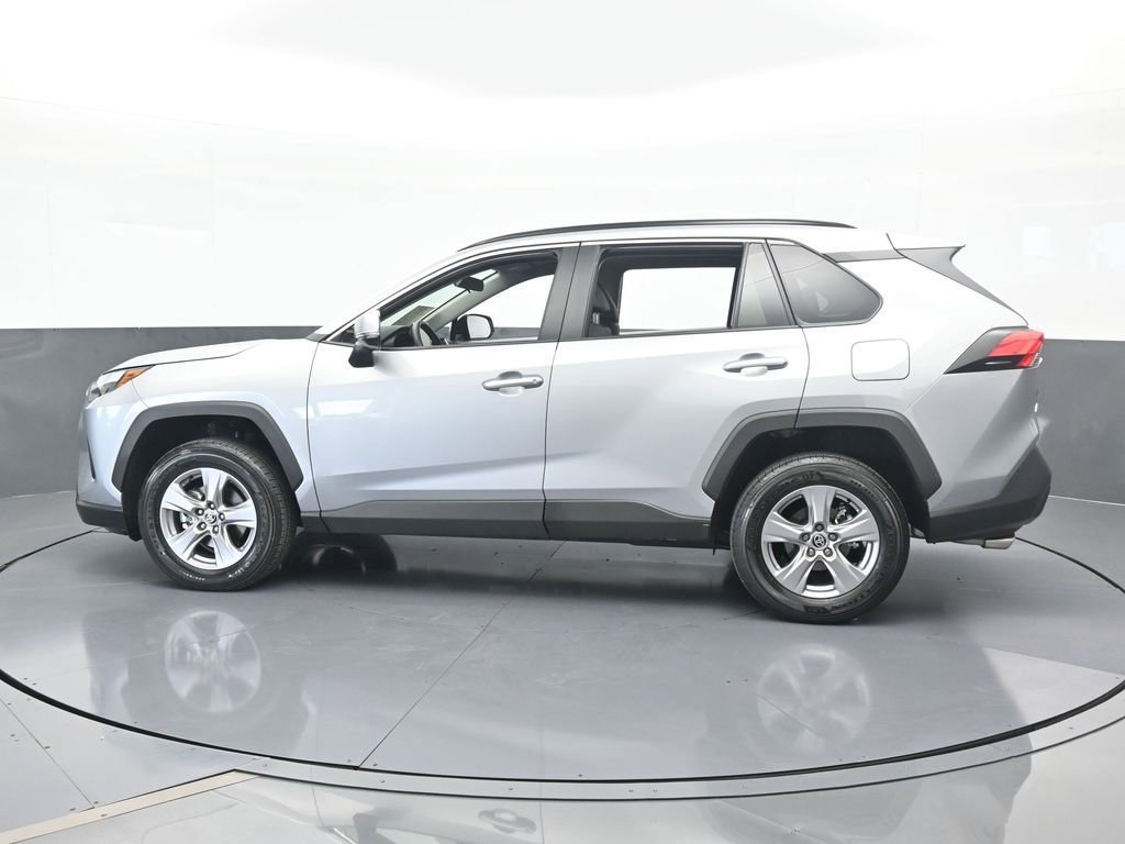 Used 2025 Toyota RAV4 XLE image 3