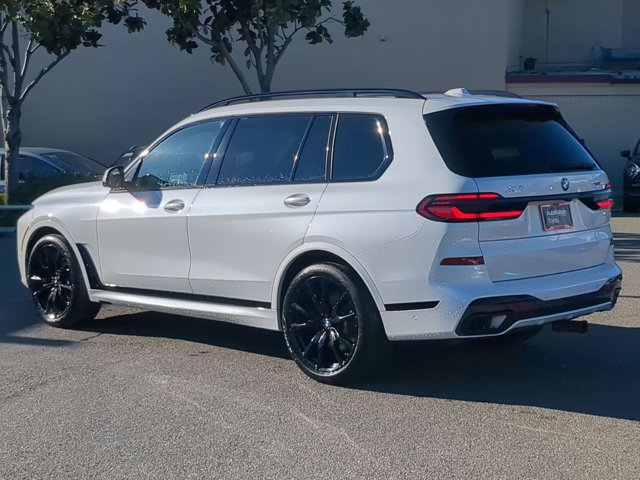 Used 2024 BMW X7 xDrive40i w/ M Sport Package image 8