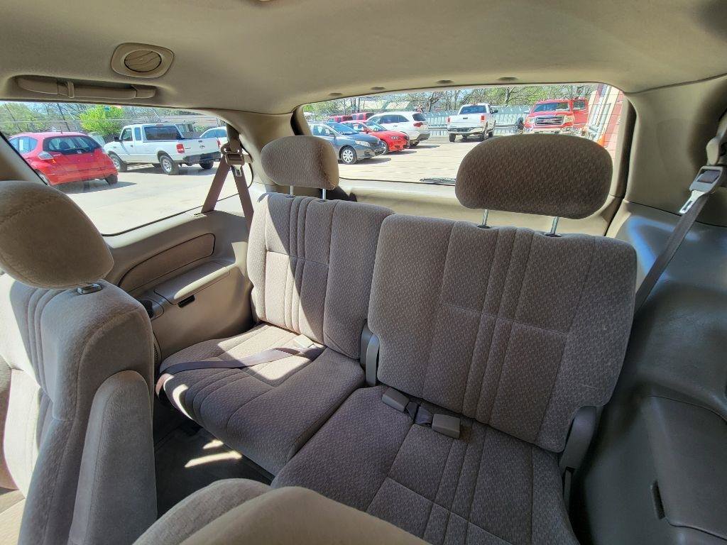 Used 2003 Toyota Sienna CE image 12