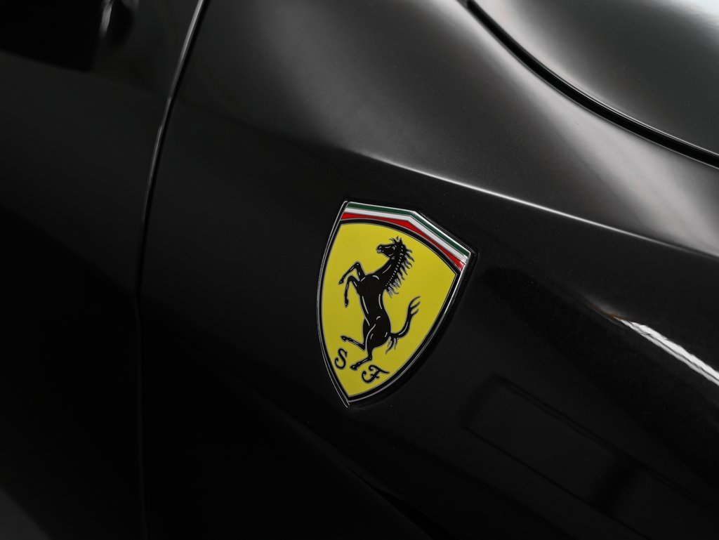Certified 2018 Ferrari GTC4Lusso image 9